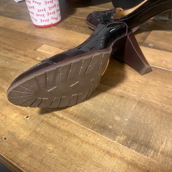 Cole Haan heals very Comfortable in very good condition no scratches - Picture 6 of 10